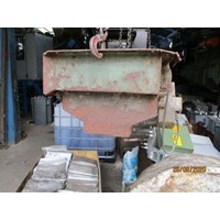 Vibrating screen with 2 motors on the side